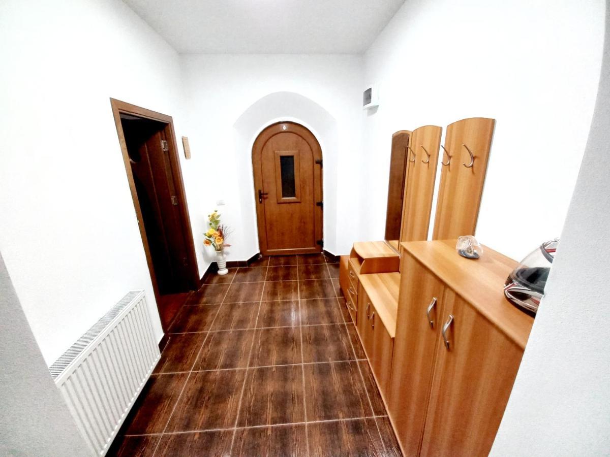 Casa Alex Villa Valiug Bagian luar foto